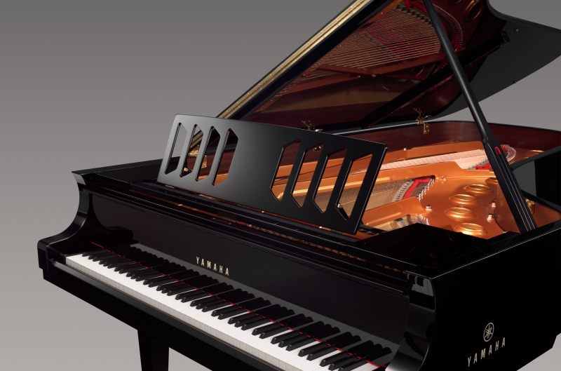 Klavír Yamaha CFX